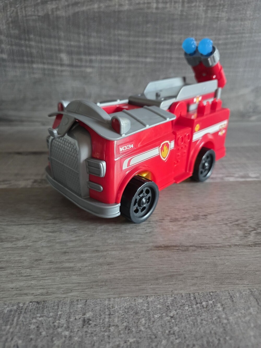 PAW PATROL Marshall's Rise and Rescue Playset Action Figure Toy Firetruck g40